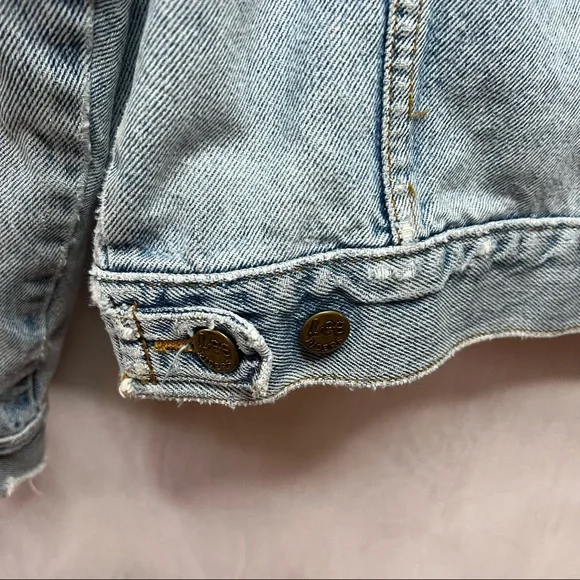 Vintage Lee Riders Denim Jacket Distressed Size Medium - Picture 4 of 15